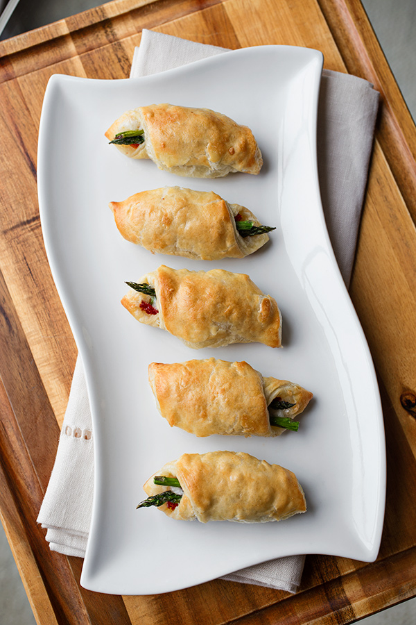 prosciutto wrapped asparagus | thecozyapron.com