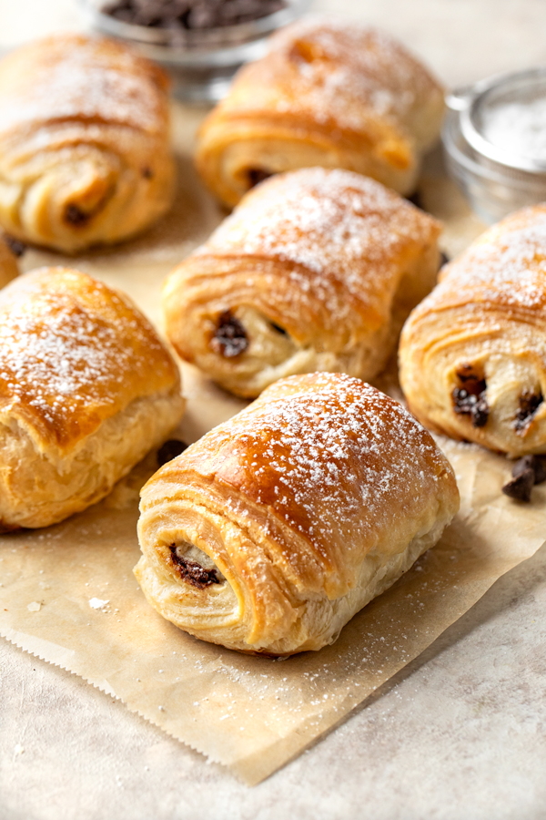 Easy Chocolate Croissants | thecozyapron.com