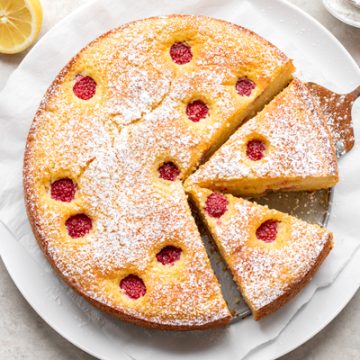 Lemon Ricotta Cake with Raspberries | thecozyapron.com