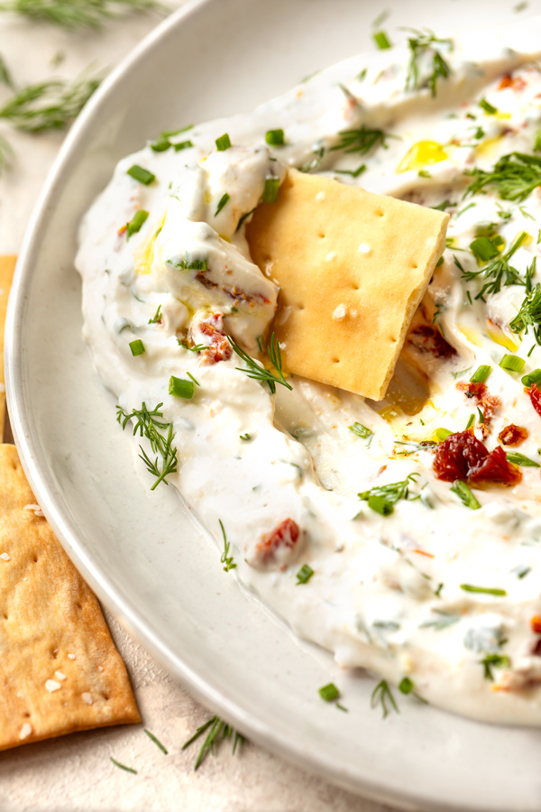 Mediterranean Feta Dip with Crackers | thecozyapron.com