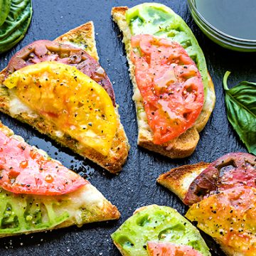 Tomato Toast with Mozzarella | thecozyapron.com