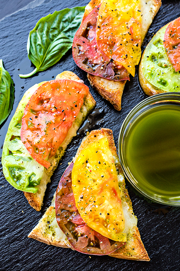 Tomato Toast with Mozzarella | thecozyapron.com