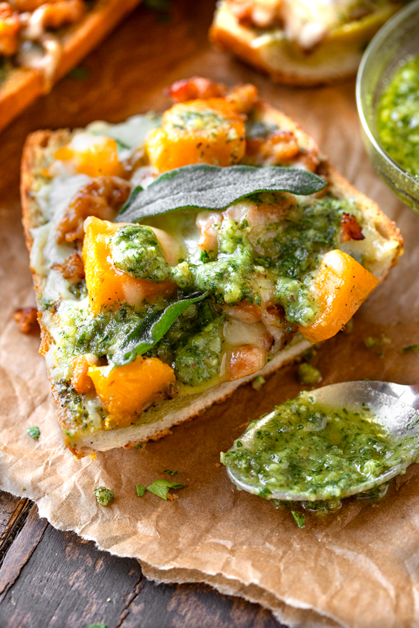 Butternut Squash Pizza with Parsley-Sage Pesto | thecozyapron.com